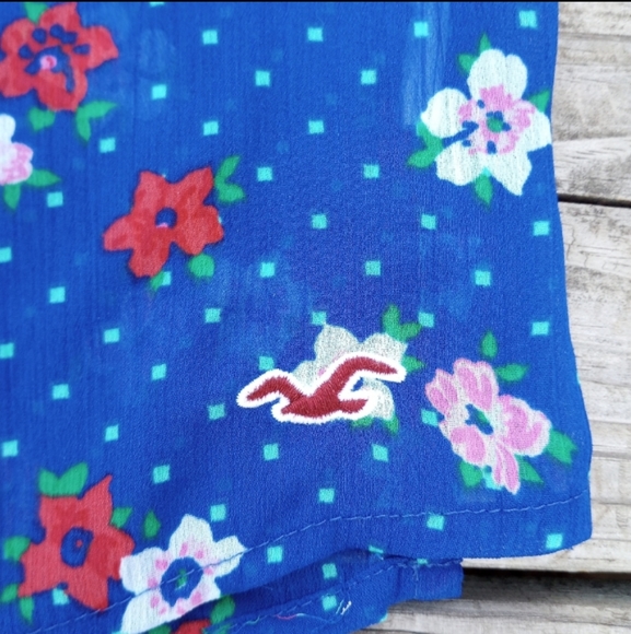 Size Medium Blue Hollister Blue Flower Blouse - Picture 4 of 11